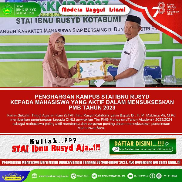 Foto Penghargaan Kepada Mahasiswa